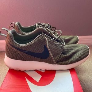 Mens Roshe Runs
